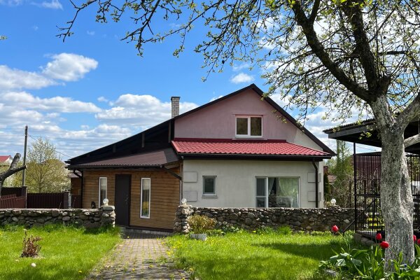 Продается уютный и просторный дом с большим участком!