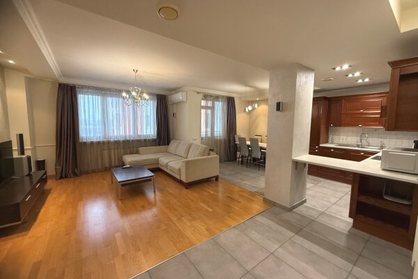 Продажа квартир, комнат – Минск, Белорусская ул., 15