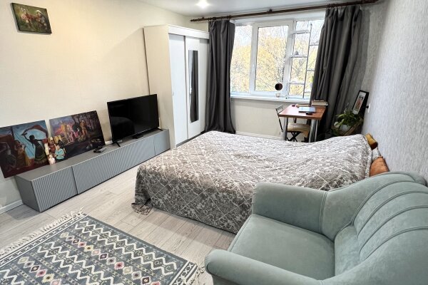 Продается просторная квартира с тремя раздельными комнатами в престижном районе нашей столицы!