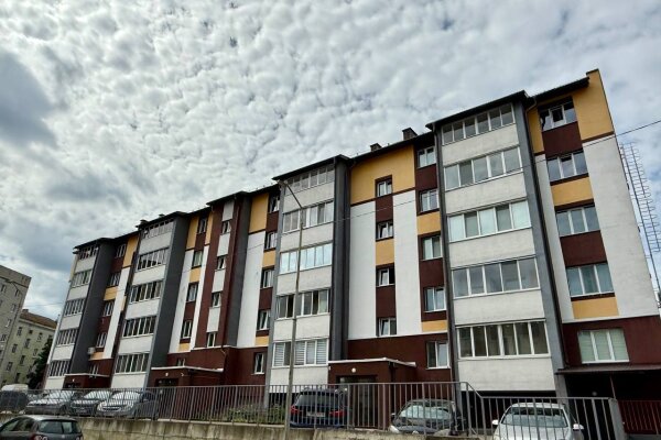 Двухкомнатная квартира ул.Менжинского,6
