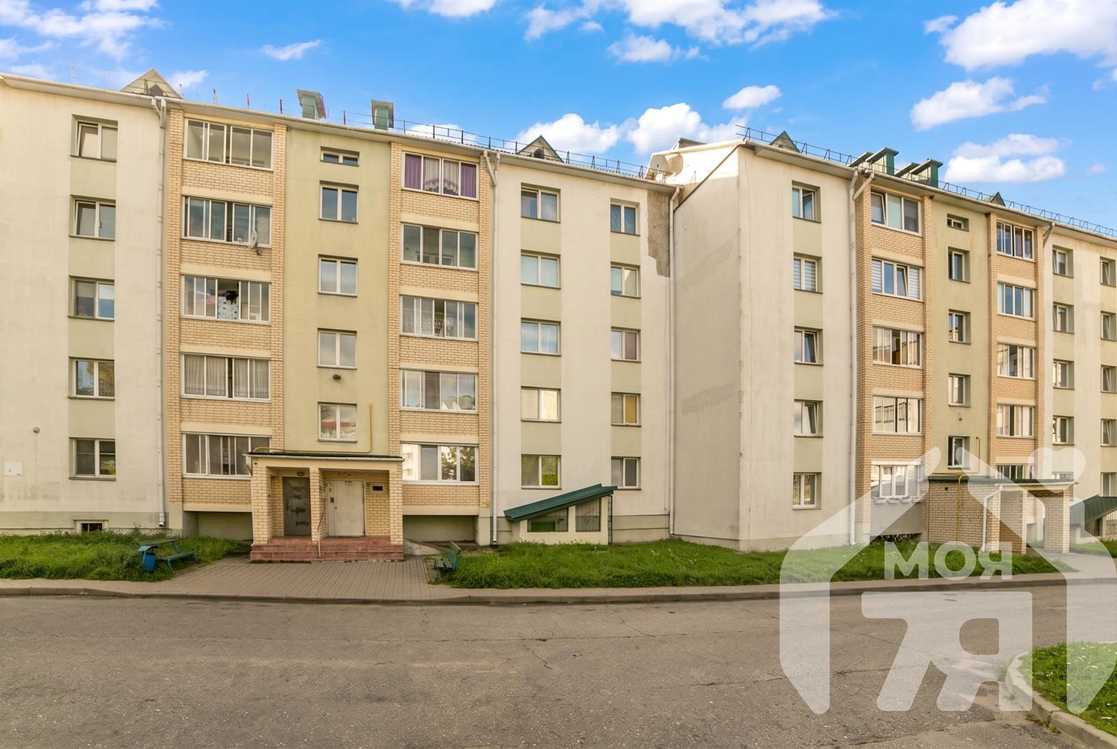 2 room apartment 54 m² Maladzyechna, Belarus