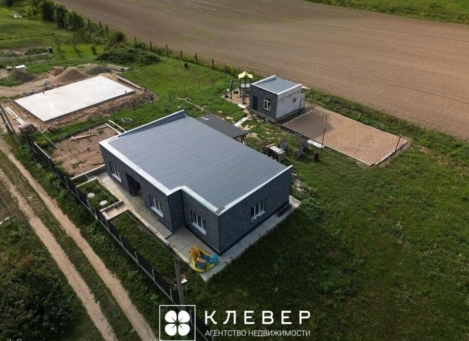 Продается участок 10 соток с современным домом 17 км от МКАД , Мядельское направление