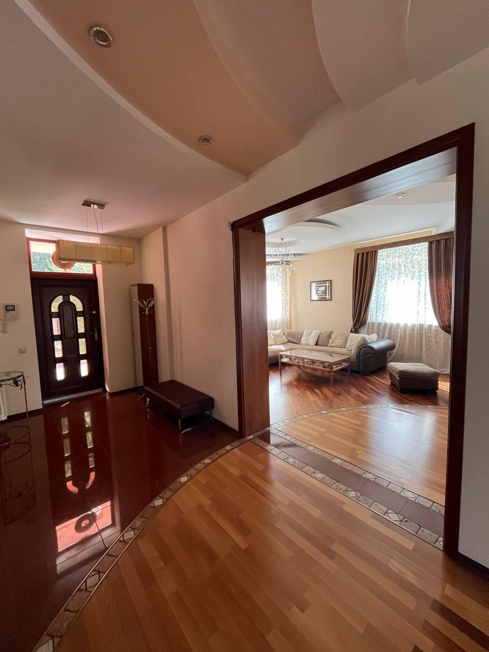 Dom 488 m² Tarasowo, Białoruś