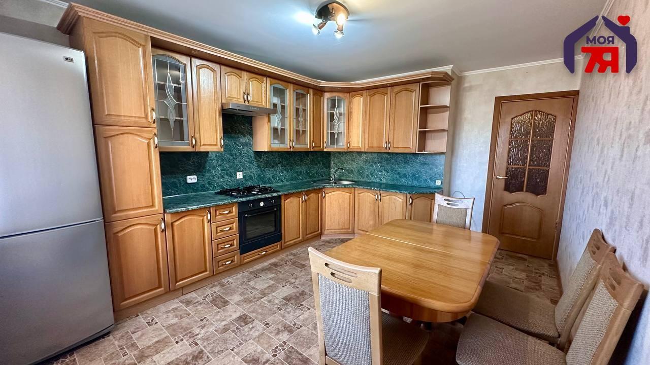 Mieszkanie 3 pokoi 90 m² Soligorsk, Białoruś