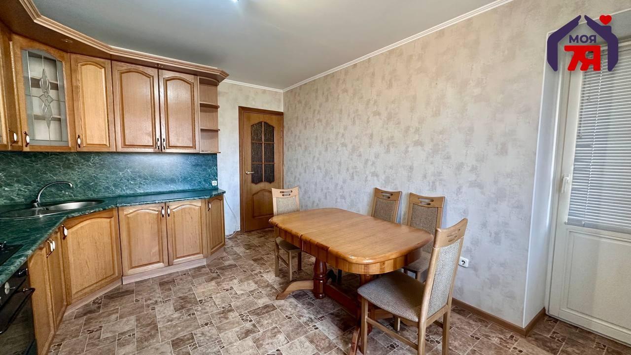 Mieszkanie 3 pokoi 90 m² Soligorsk, Białoruś