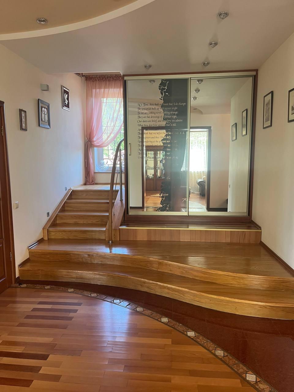 Dom 488 m² Tarasowo, Białoruś