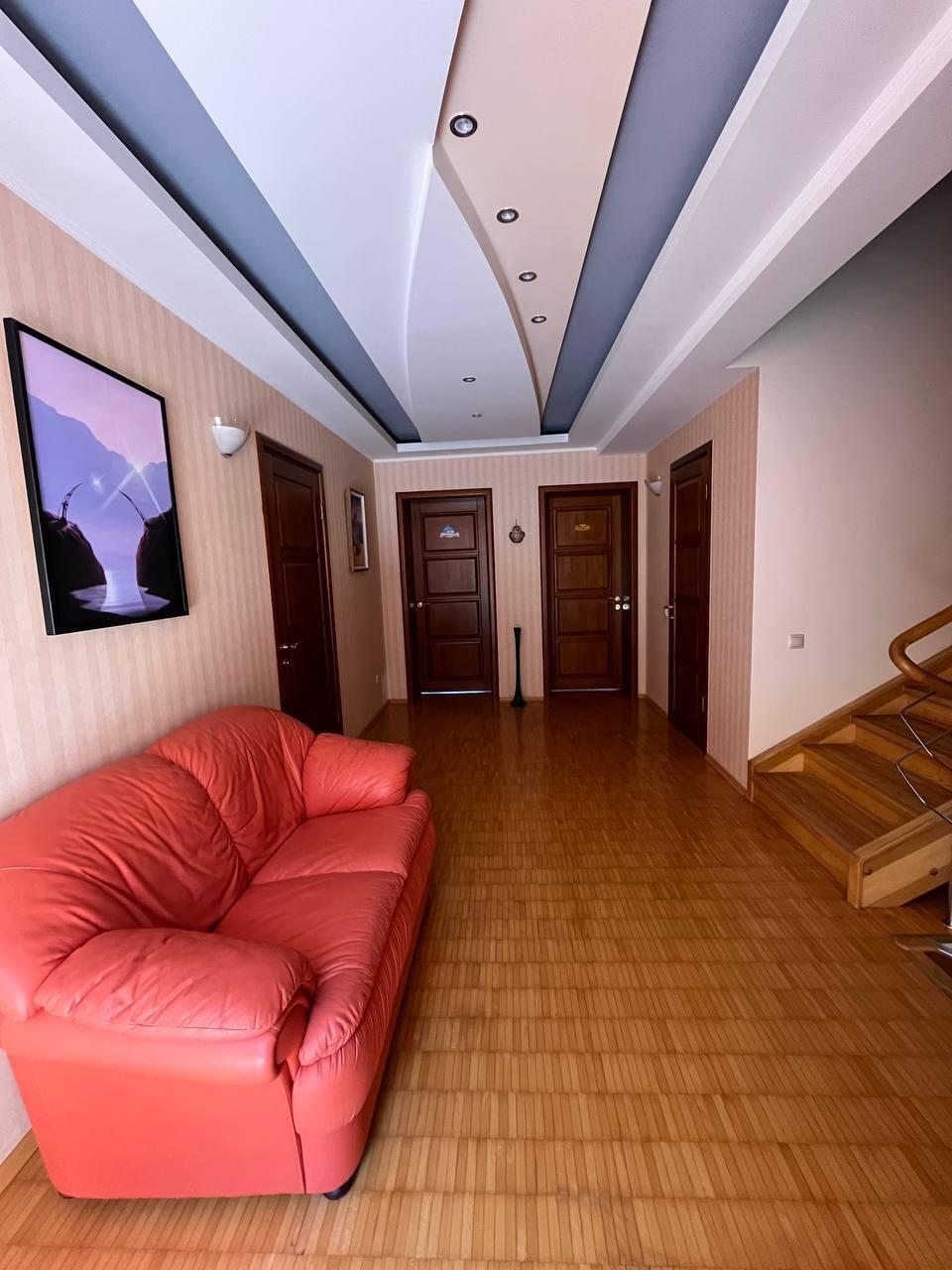 Dom 488 m² Tarasowo, Białoruś