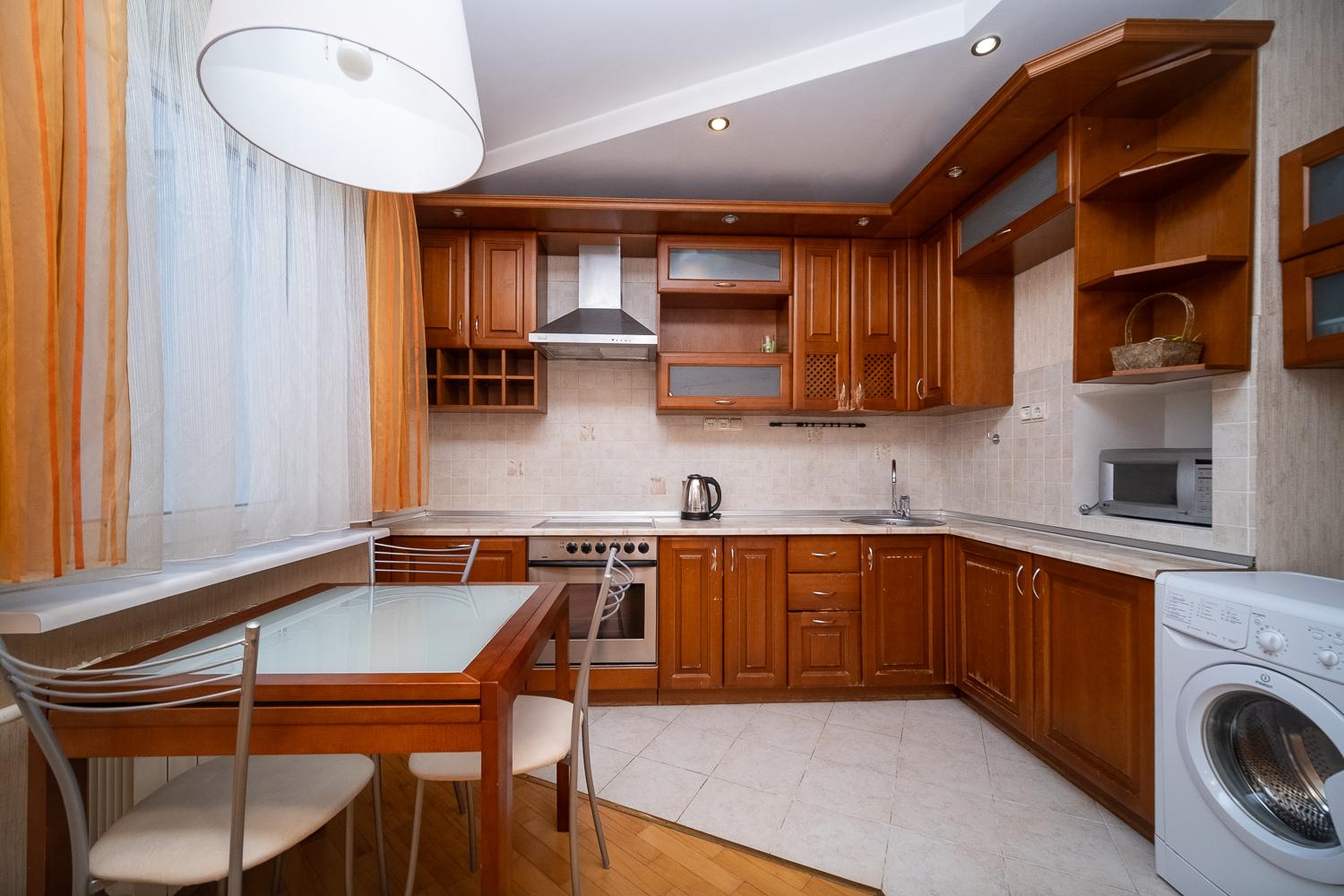  72.7м.кв., комнат 3, г. Минск (Физкультурная ул., 18)