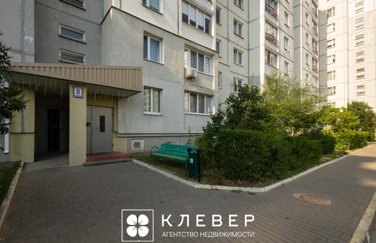  75.6м.кв., комнат 3, г. Минск (Аладовых ул., 17)