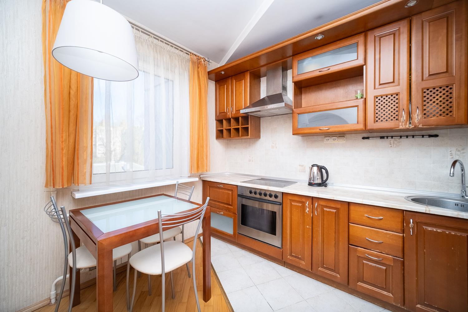 72.7м.кв., комнат 3, г. Минск (Физкультурная ул., 18)