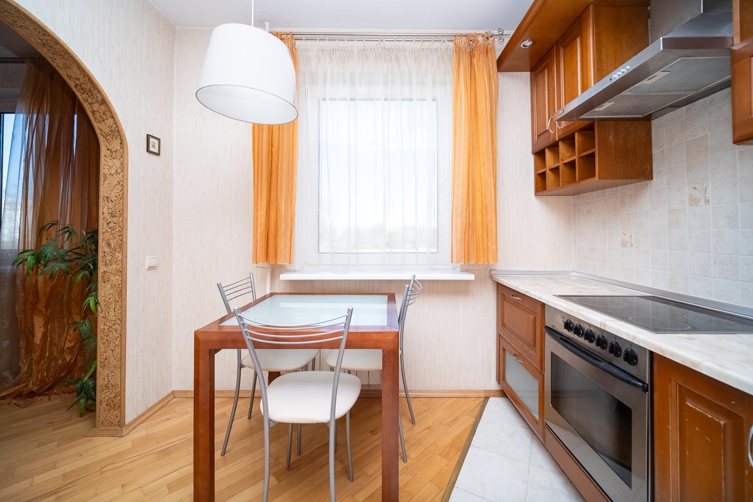  72.7м.кв., комнат 3, г. Минск (Физкультурная ул., 18)