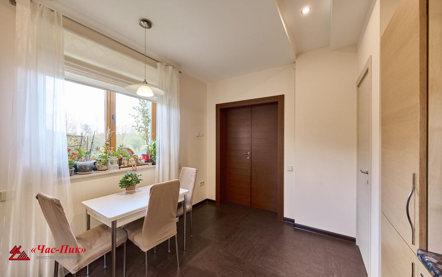 Cottage 362 m² Zdanovicki sielski Saviet, Belarus