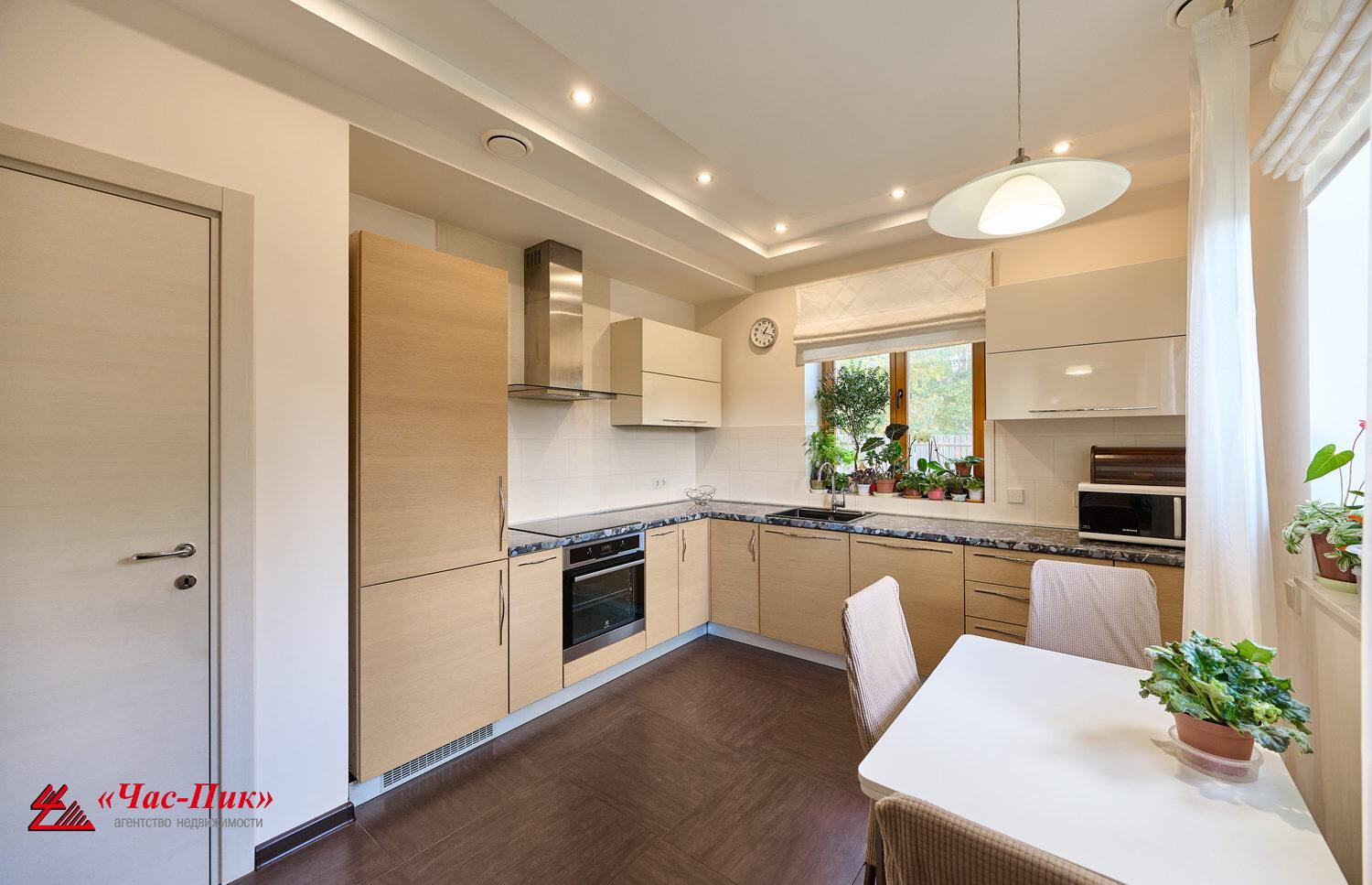 Cottage 362 m² Zdanovicki sielski Saviet, Belarus