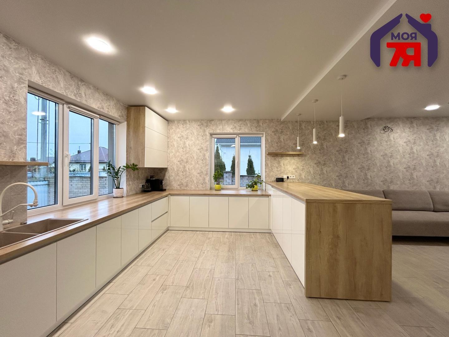 Коттедж 326 м² Чижевичский сельский Совет, Беларусь