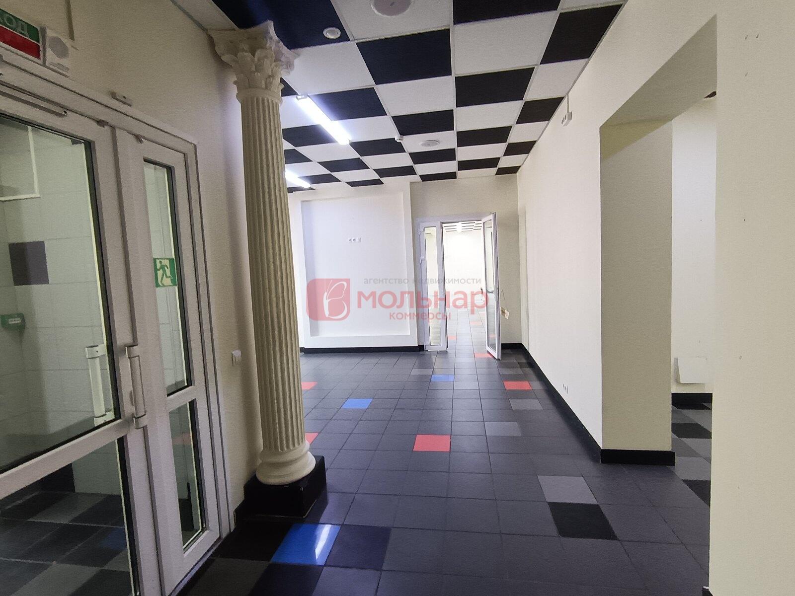 Shop 177 m² in Minsk, Belarus