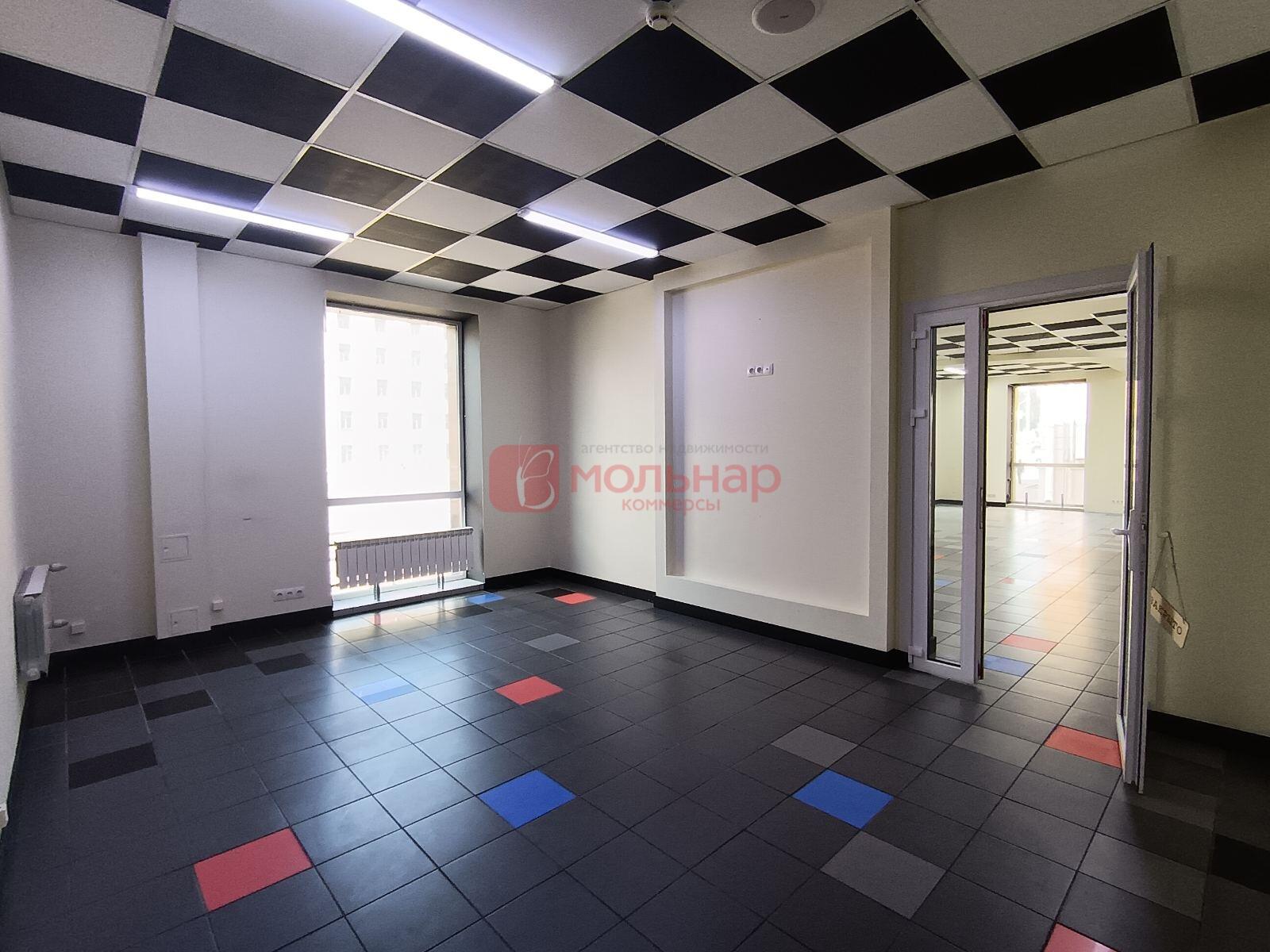 Shop 177 m² in Minsk, Belarus