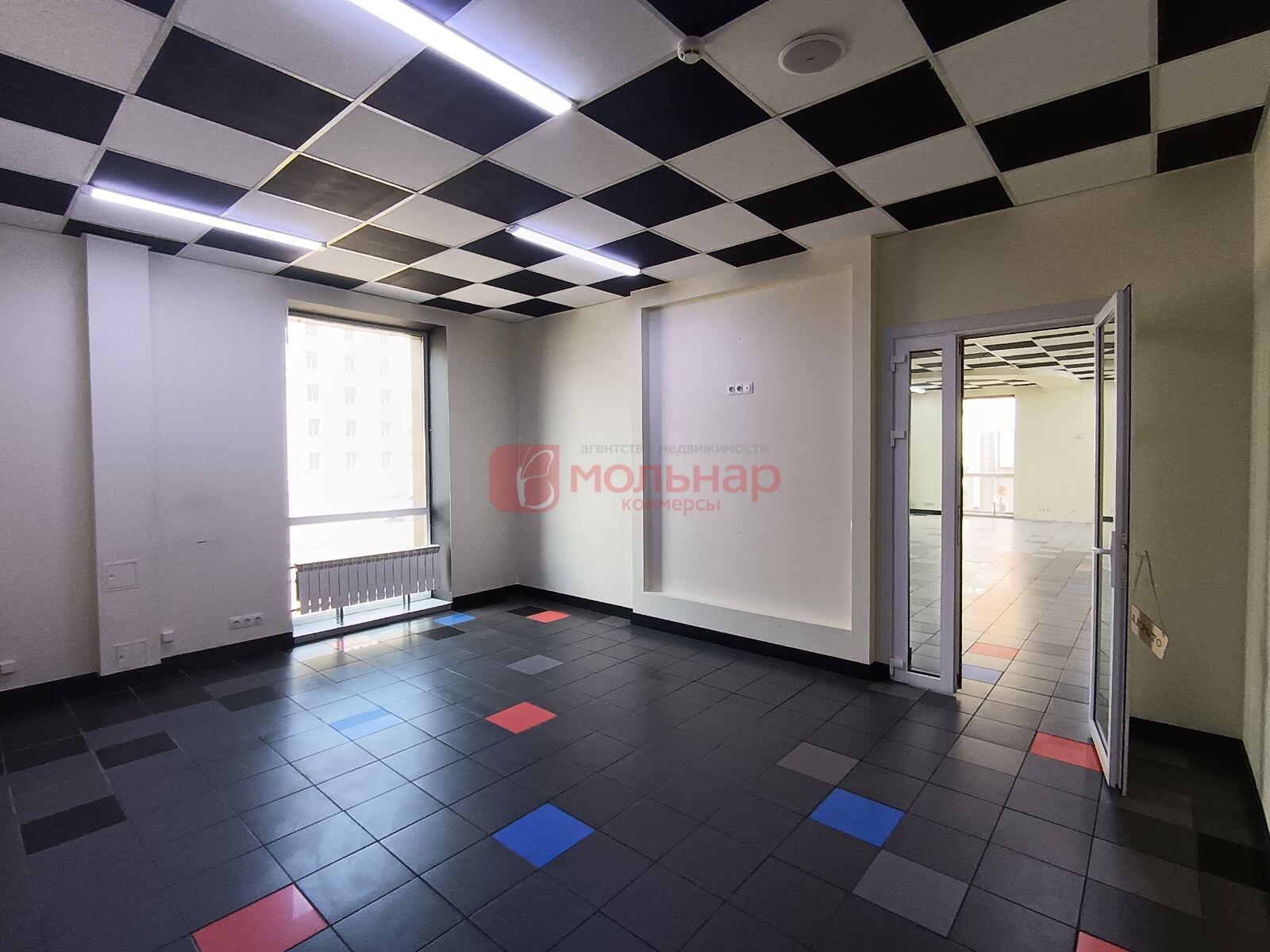 Shop 177 m² in Minsk, Belarus