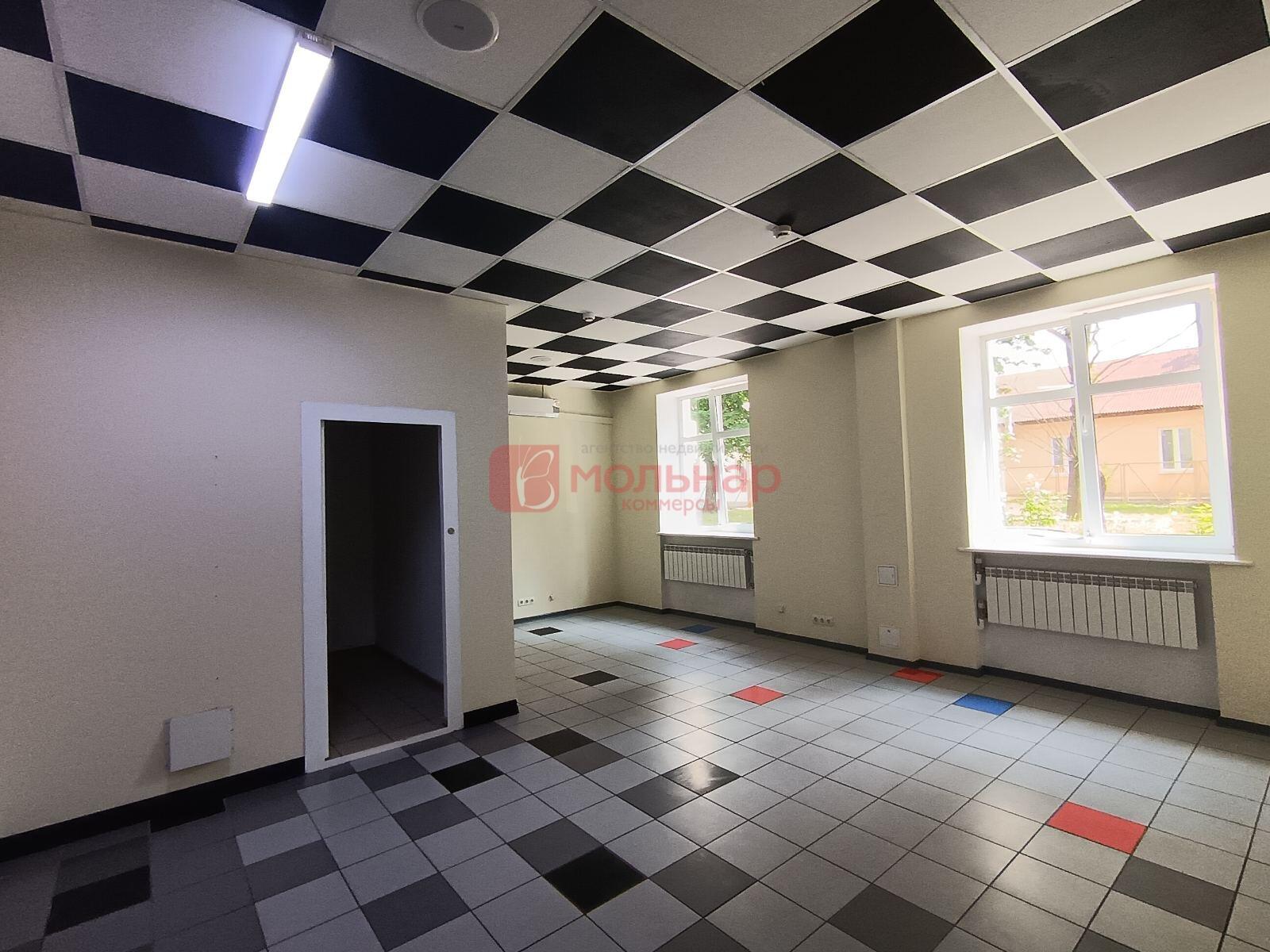 Shop 177 m² in Minsk, Belarus