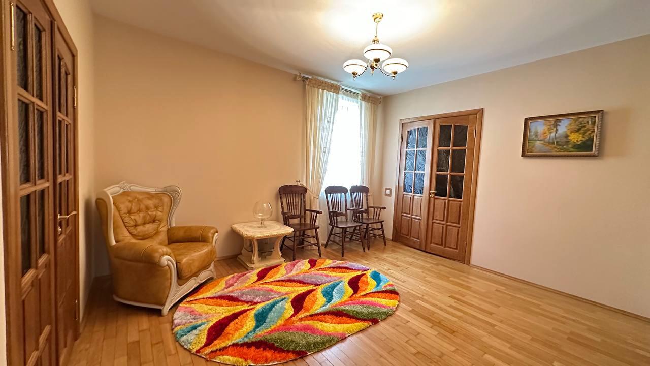 House 461 m² Minsk, Belarus