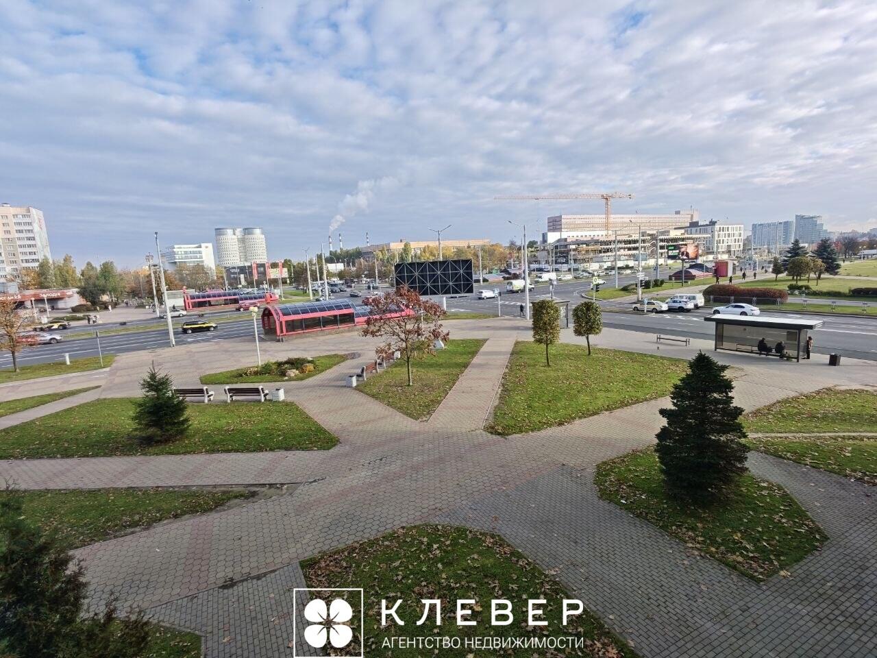  95.6м.кв., комнат 3, г. Минск (Бурдейного ул., 8)
