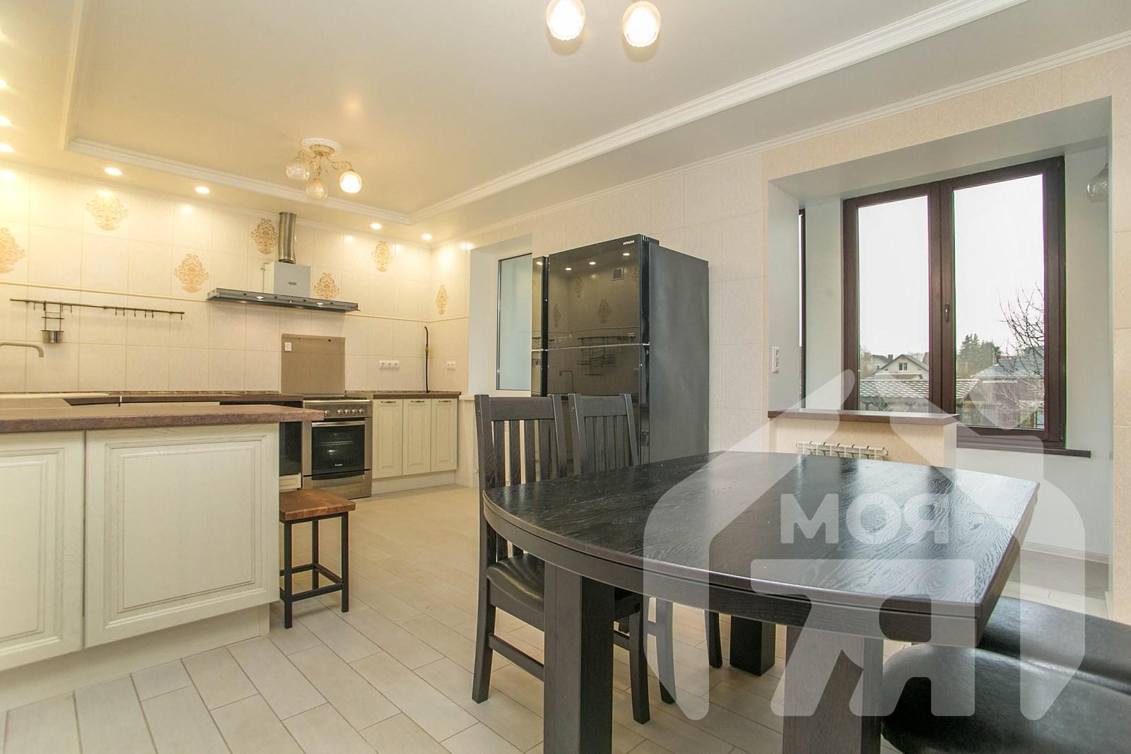Casa 328 m² Viliejka, Belarús