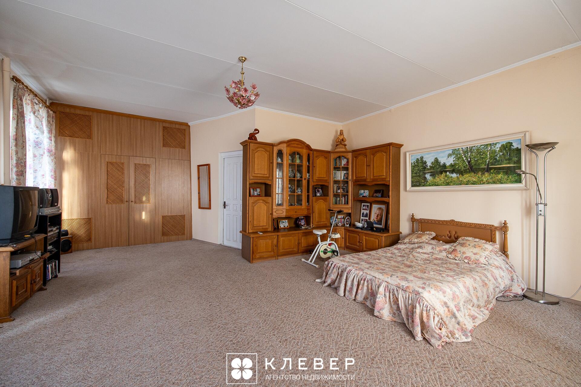  398.4м.кв. (участок 15.03сот.), д. Орешники (Мира ул.)