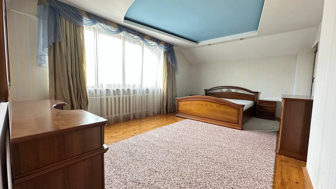 House 461 m² Minsk, Belarus