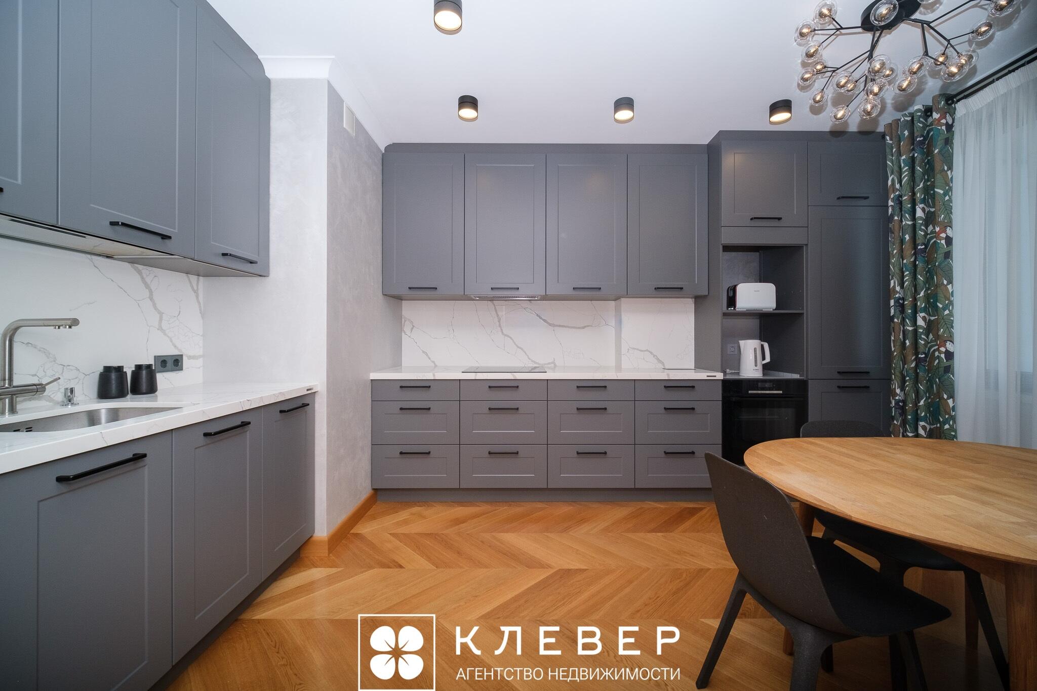 Продается просторная трешка в престижном  ЖК «Каскад» возле м. Молодежная  ул. Скрыганова 4Д