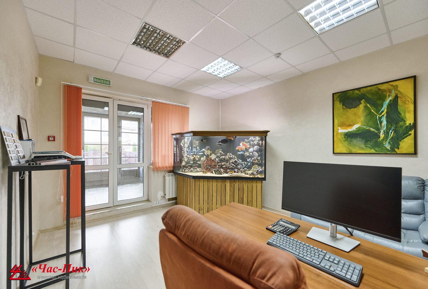 Shop 227 m² in Tarasava, Belarus