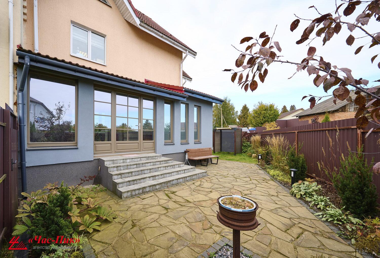 Shop 227 m² in Tarasava, Belarus