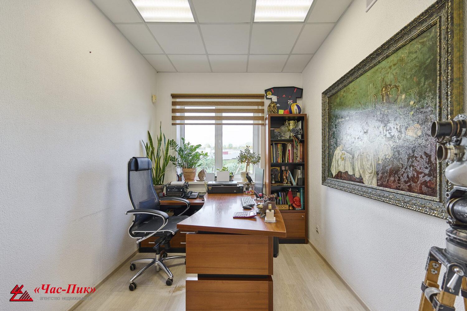 Shop 227 m² in Tarasava, Belarus