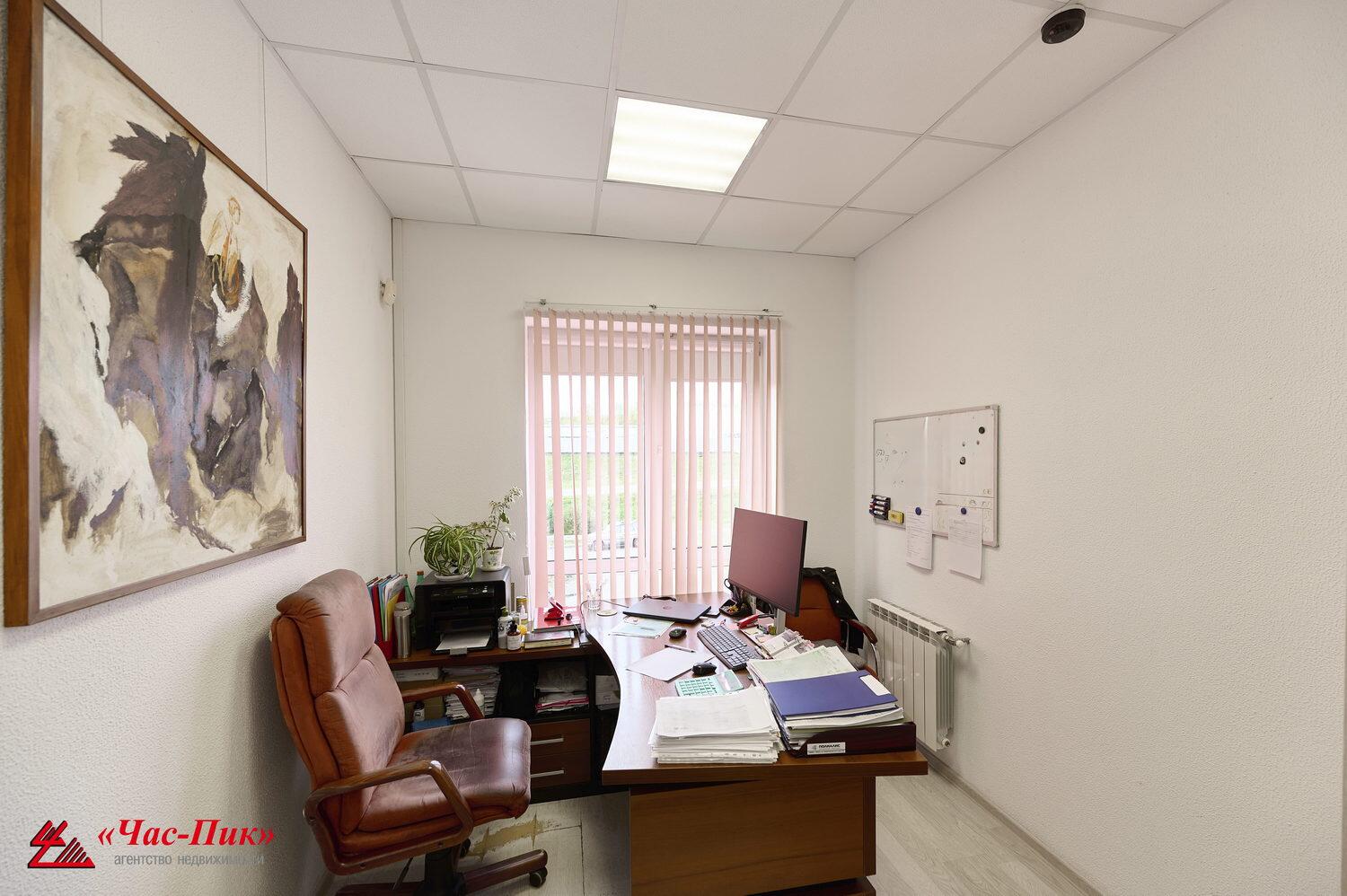 Shop 227 m² in Tarasava, Belarus