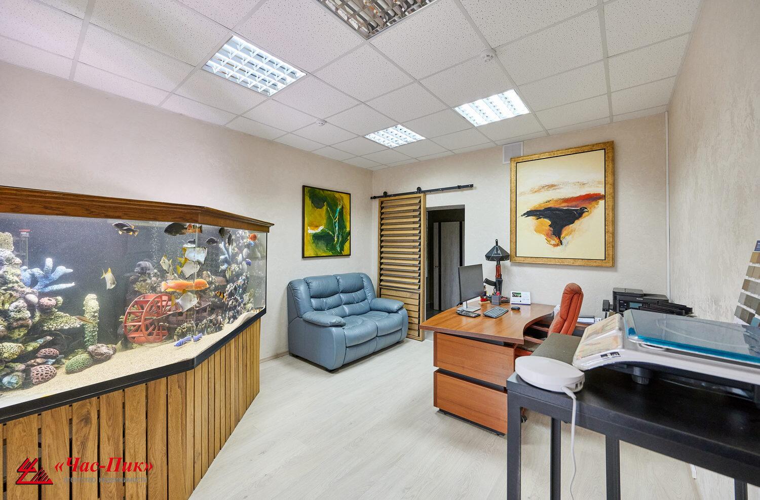 Shop 227 m² in Tarasava, Belarus