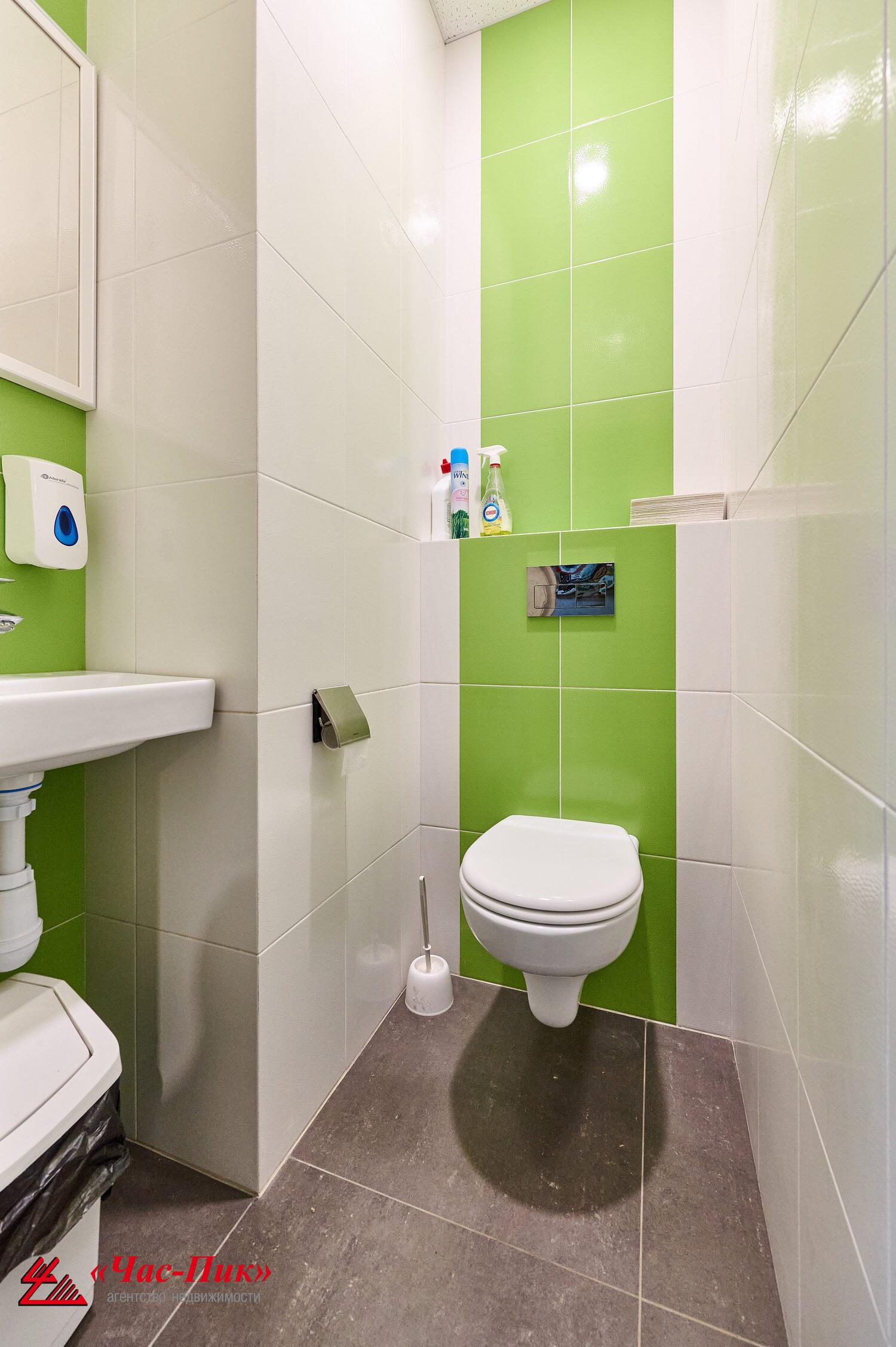 Shop 227 m² in Tarasava, Belarus