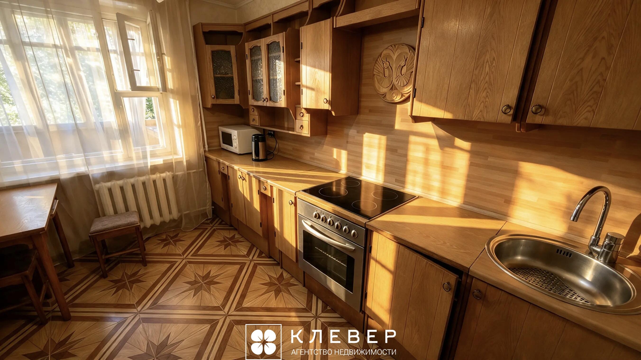  88.6м.кв., комнат 4, г. Минск (Маяковского ул., 14)