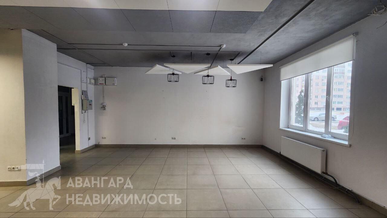 Shop 6 rooms 129 m² in Minsk, Belarus