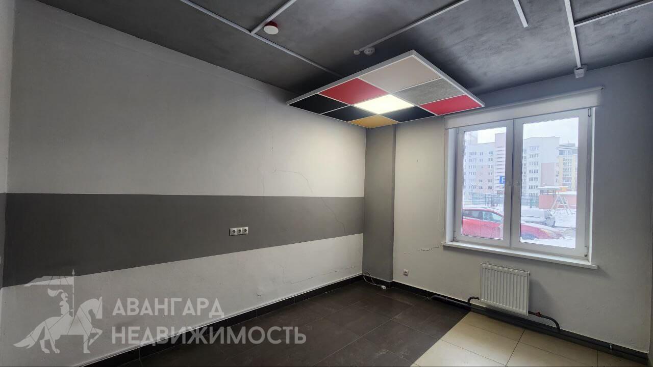 Shop 6 rooms 129 m² in Minsk, Belarus