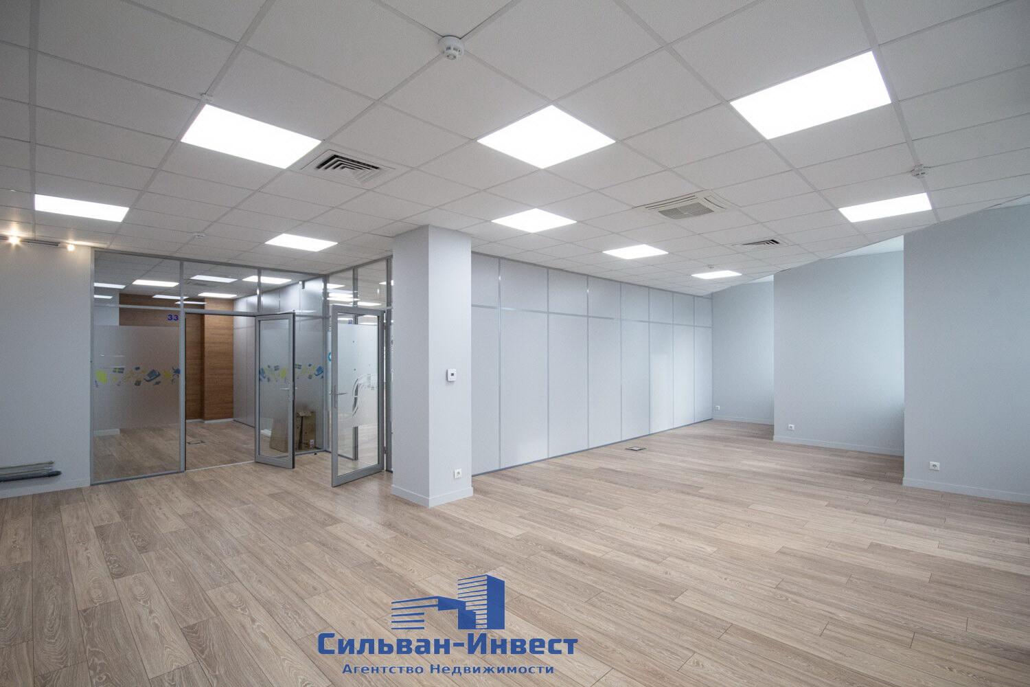 Büro 207 m² in Minsk, Belarus