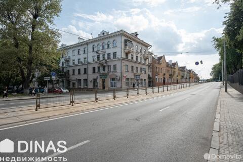 3-х комнтная "Сталинка" с дизайнерским ремонтом.