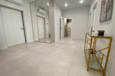 Современная, уютная квартира с 2-мя изолированными комнатами