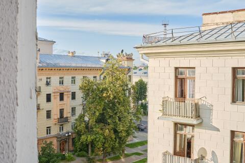 Дизайнерская 2-комнатная квартира в центре по адресу: ул. Карла Маркса, д. 42