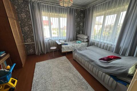 Дом в коттеджной застройке