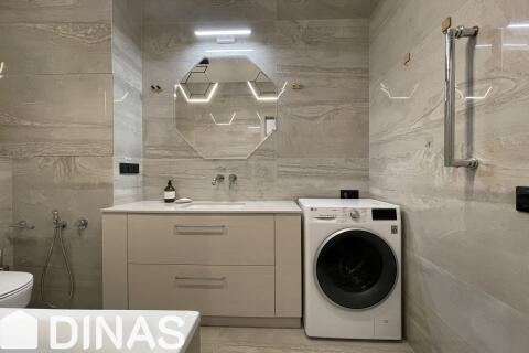 Победителей 135 Б, двухкомнатная квартира