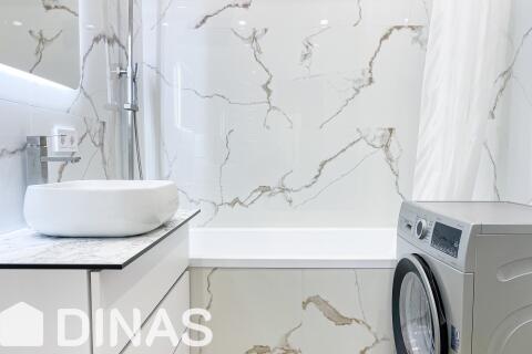 Трёхкомнатная квартира, по адресу: Мира 2