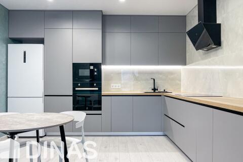 Трёхкомнатная квартира, по адресу: Мира 2