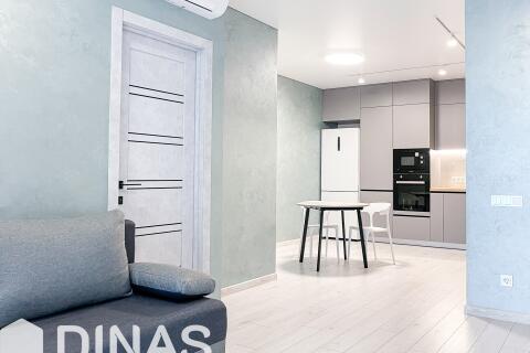 Трёхкомнатная квартира, по адресу: Мира 2