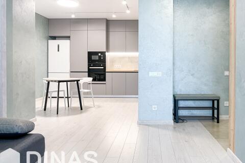 Трёхкомнатная квартира, по адресу: Мира 2