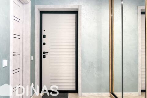 Трёхкомнатная квартира, по адресу: Мира 2